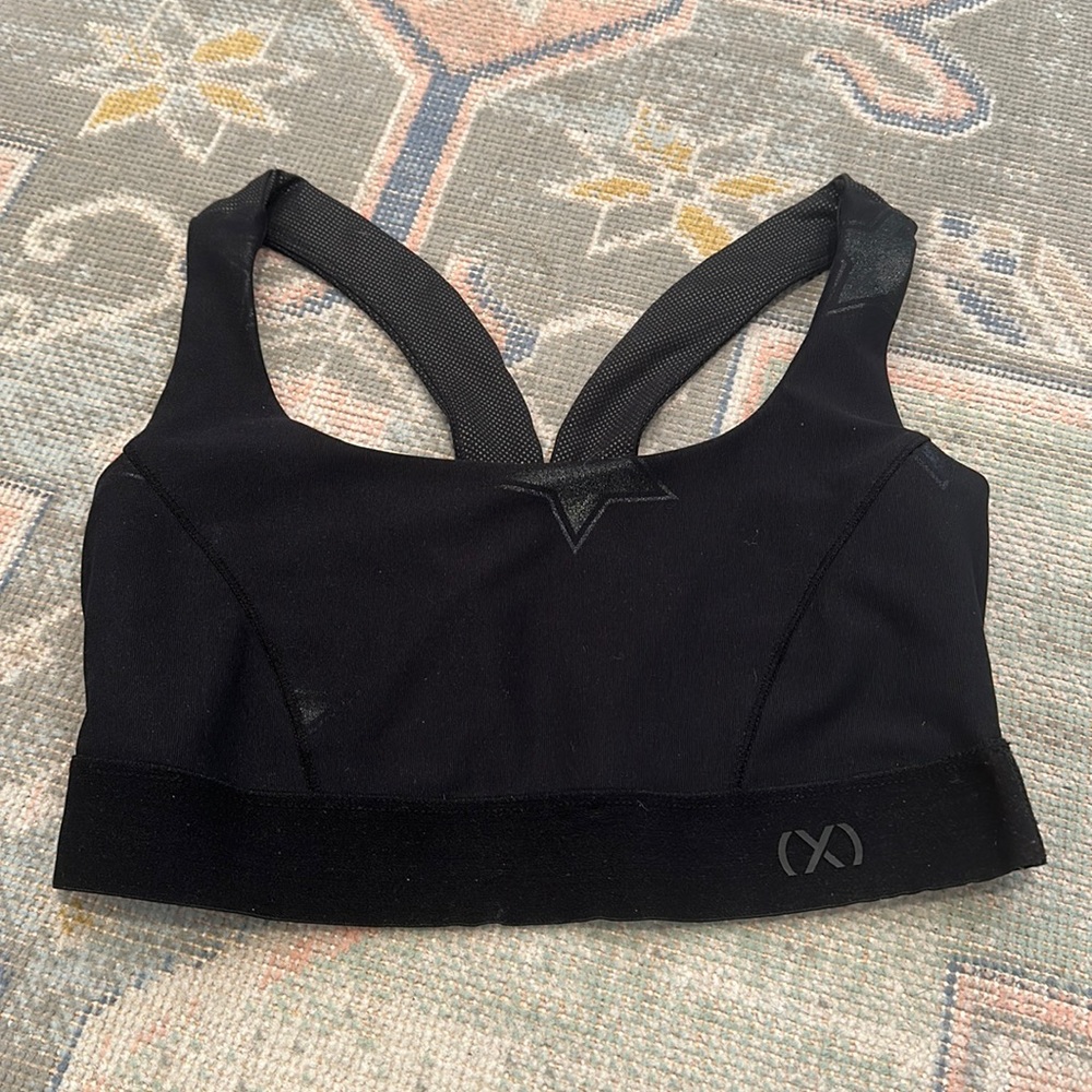 2XIST Black Star Sports Bra